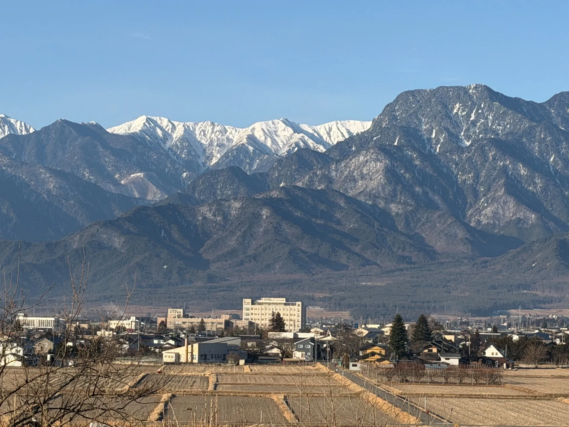 北アルプス春山の魅力と春サウナでととのう登山女子の実践ガイド